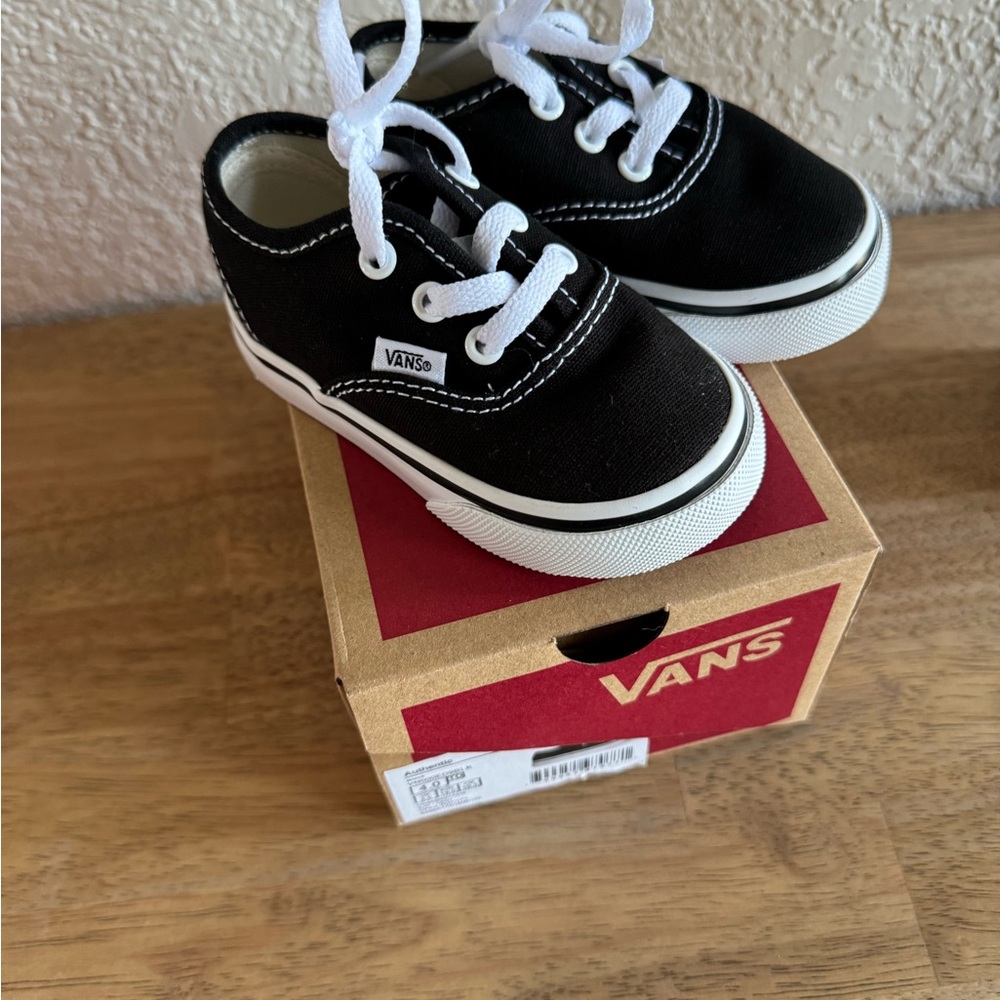 Vans Toddler Authentic Shoe size 4